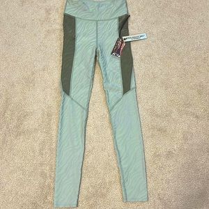 Twenty Montreal leggings